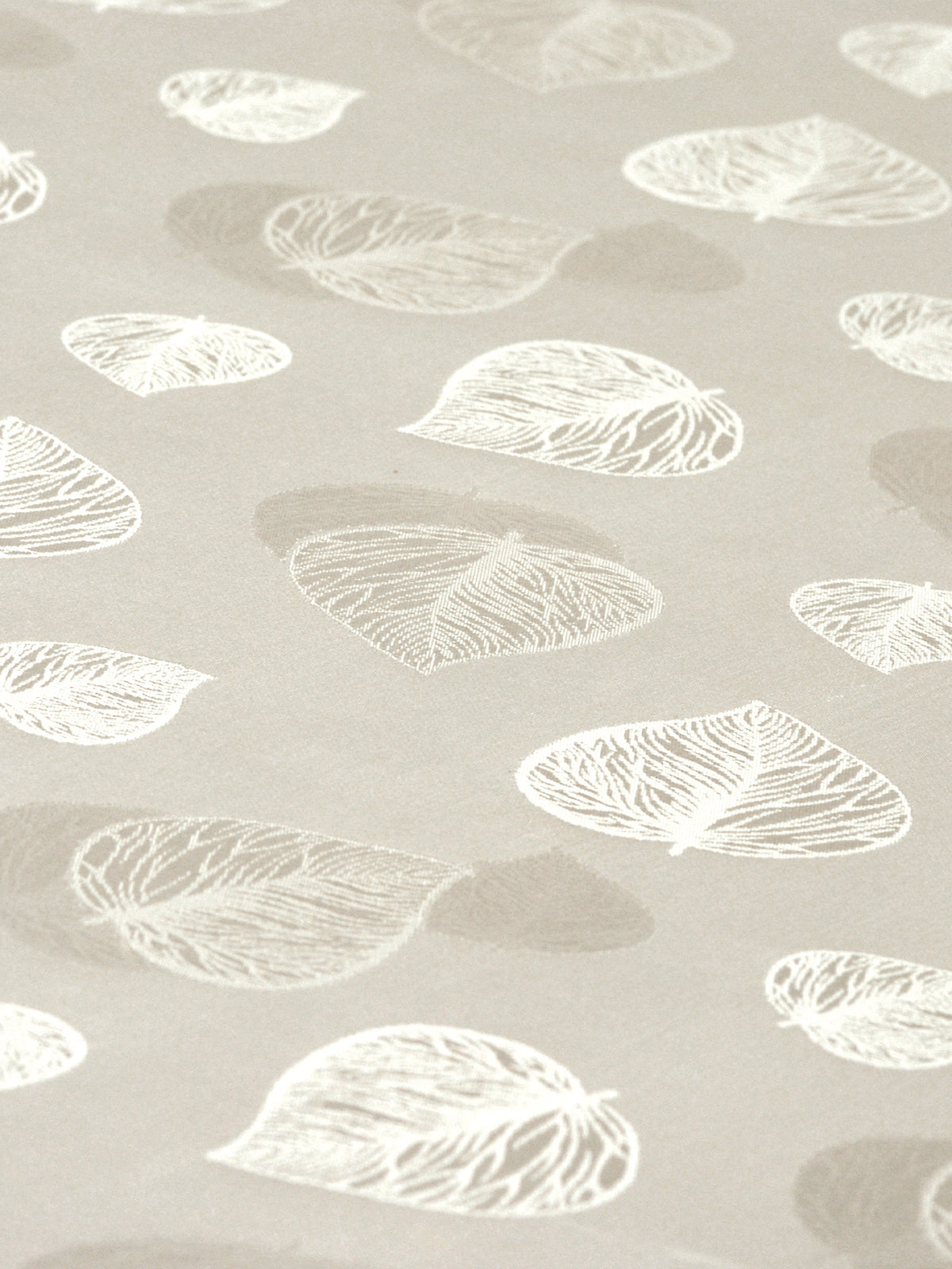 Nappe de table anti-tache en jacquard motif floral