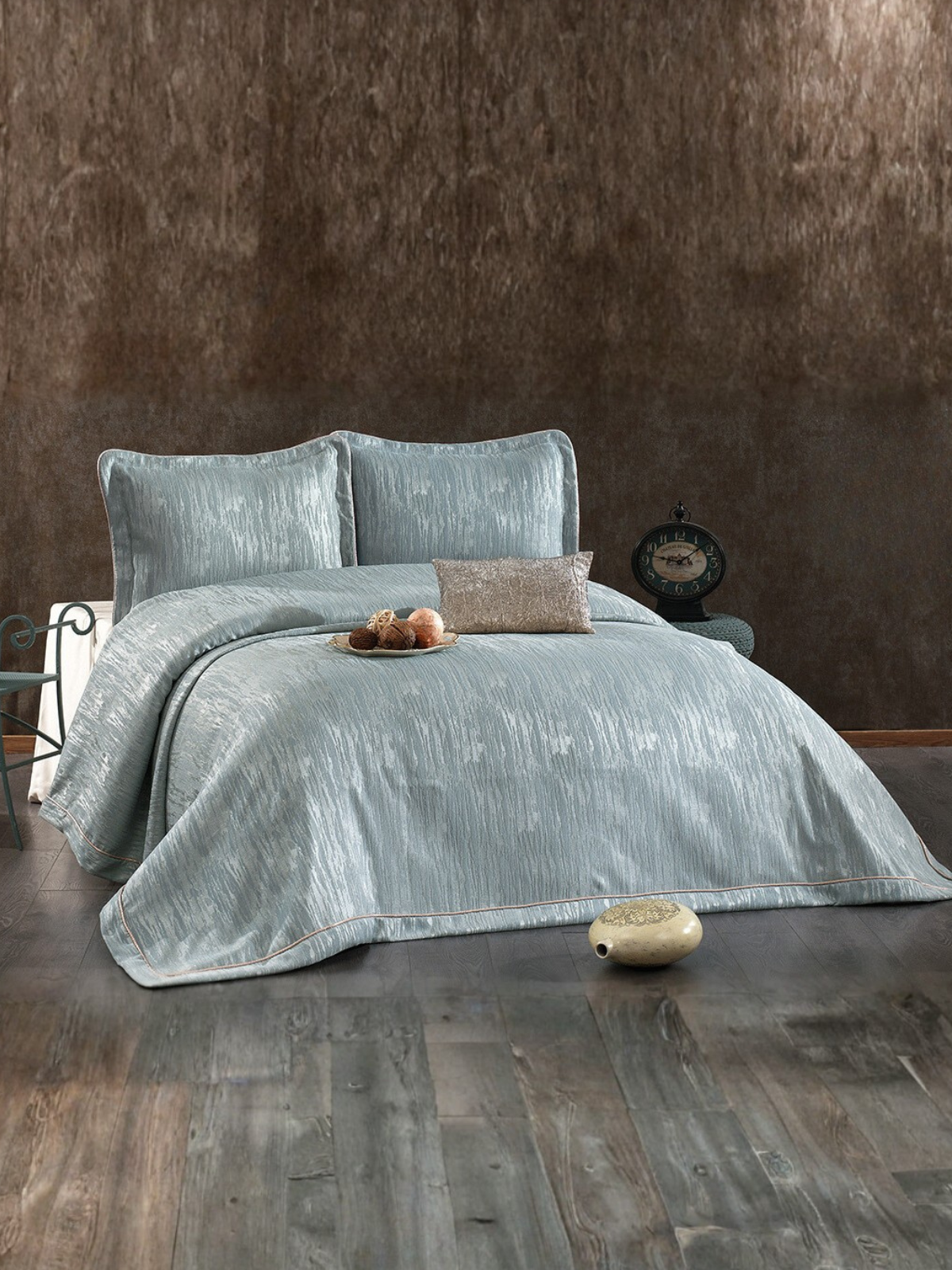 Couvre lit de 4 Pièces de lux 260x260 - Larissa