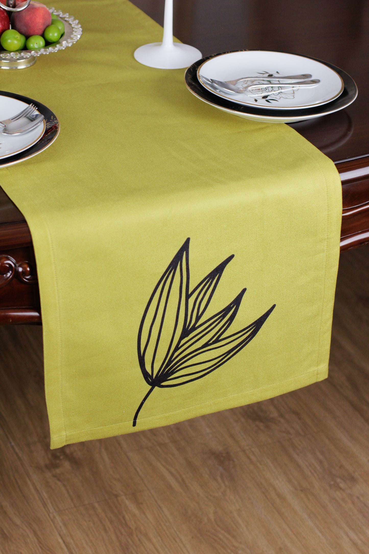 Chemin de table contemporain aspect velouté 45 x 150 cm