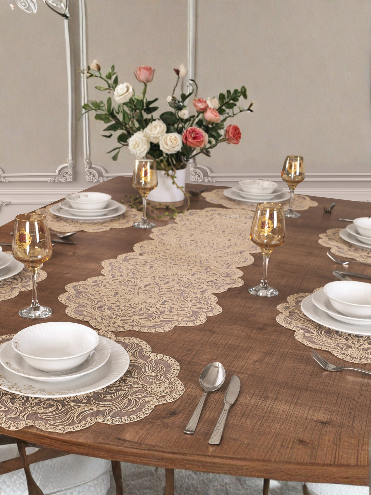 Set de Table 7 Pcs - Ensemble de 6 Napperons avec Chemin de table - Valeria